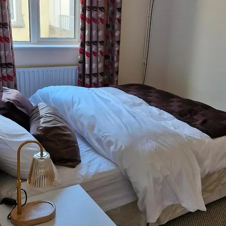 Townhouse Sleeps 8 - Garden Wifi Free Parking Casa vacanze