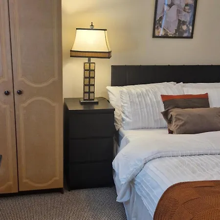 Townhouse Sleeps 8 - Garden Wifi Free Parking * Belmullet