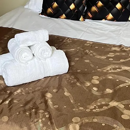 Townhouse Sleeps 8 - Garden Wifi Free Parking Casa vacanze