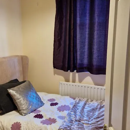Casa vacanze Townhouse Sleeps 8 - Garden Wifi Free Parking *