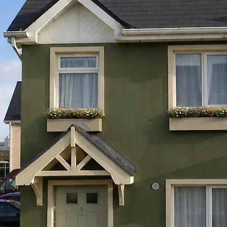 Townhouse Sleeps 8 - Garden Wifi Free Parking