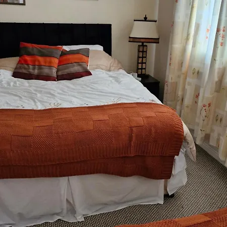 Townhouse Sleeps 8 - Garden Wifi Free Parking