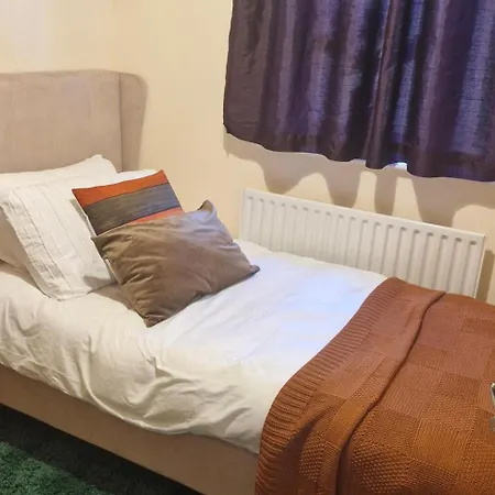 Townhouse Sleeps 8 - Garden Wifi Free Parking * Belmullet