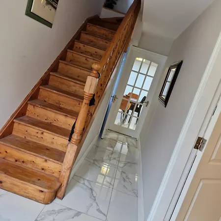 Casa vacanze Townhouse Sleeps 8 - Garden Wifi Free Parking *