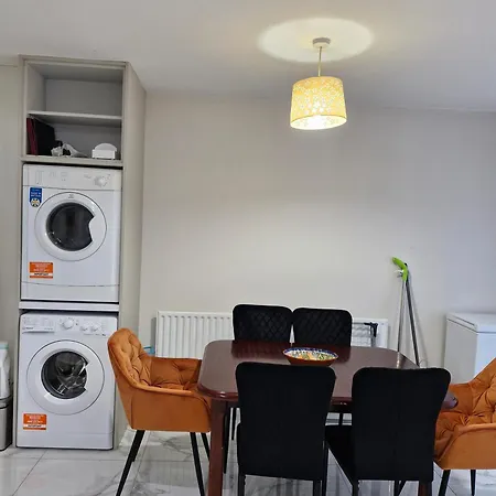 Casa vacanze Townhouse Sleeps 8 - Garden Wifi Free Parking *